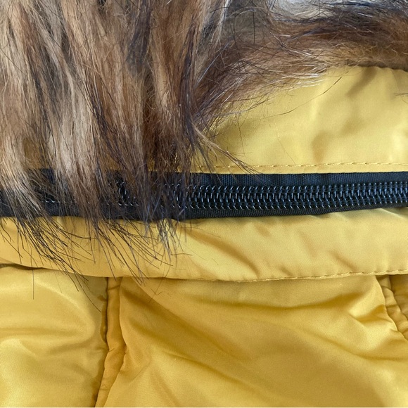 Canada Weather Gear Waterproof, Cold Weather Puffer Vest with Fur Trim Hood - Picture 10 of 11